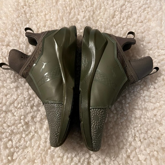 Kylie Jenner's Green Puma Fierce KRM Size 7 - Picture 3 of 9